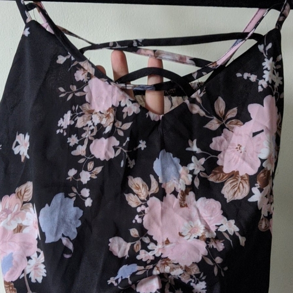 Floral tank top - Picture 2 of 2